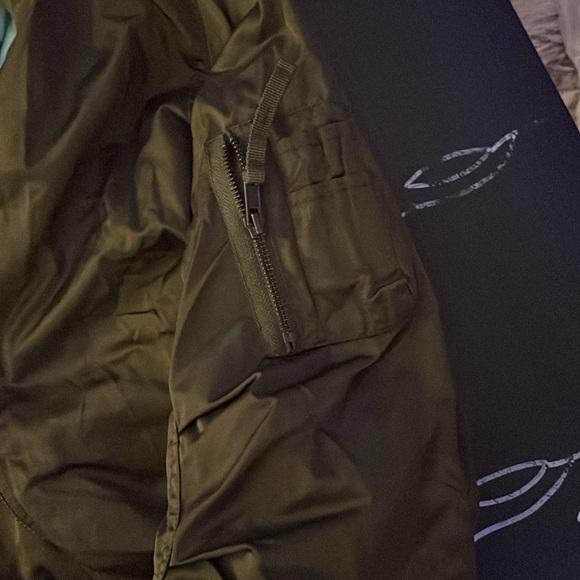 Gap bomber/puffer jacket, size Small. Like new. - Picture 8 of 9